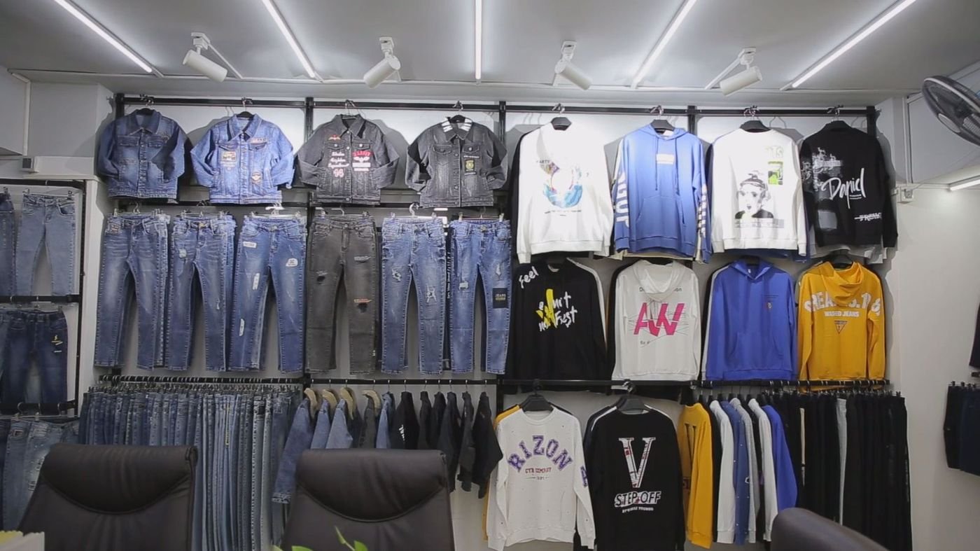 Sample rail